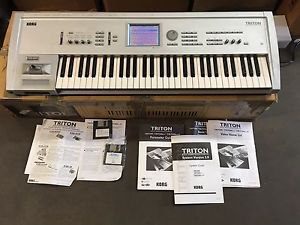 KORG TRITON 61 KEY WORKSTATION SYNTHESIZER WITH UPDATED SOFTWARE IN ORIGINAL BOX