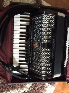 Accordions Scandalli Super VI