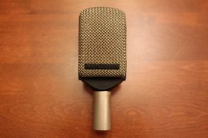 AKG D 12 E Handh