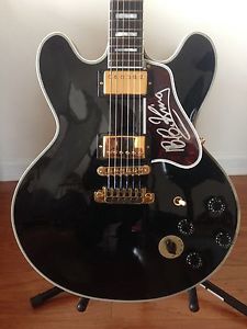 2001 Gibson BB KING "Lucille" Guitar w/ HSC *Excellent Condition* - Autographed!