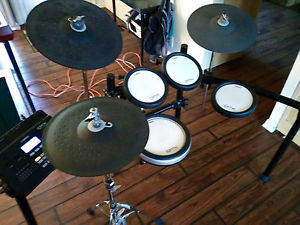 Yamaha DTX700K electronic drum set PRICE REDUCTION!