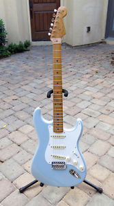 LOOK!   New Fender Stratocaster 50's Series with 60's vibe rewound pickups