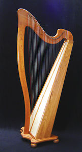 Natural cherry wood 34 string lever harp with Bag & Key