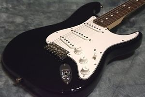 Fender Factory Special Run American Vintage 70s Stratocaster Black Matching Head