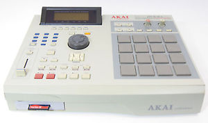 Akai MPC 2000XL 32MB CF Cardreader überholt mit Gewährleistung. Topzustand OVP!