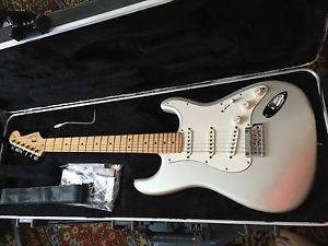 2010 Fender American Standard Stratocaster/Blizzard Pearl