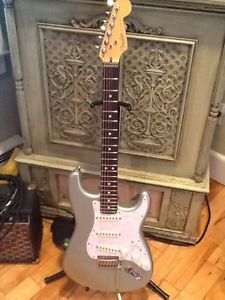 Fender American Stratocaster Inca Silver W/ older Tweed Case