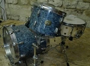 batterie Gretsch vintage 1973 18/14/12 plus caisse claire zapdrum érable