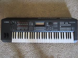 Yamaha Moxf6 61-key keyboard