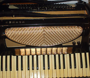 HOHNER VINTAGE 1976 VERDI V 120 BASS ACCORDION VG++ W/CASE ORIGINAL PAPERWORK