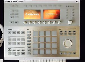 NI Maschine Studio (white) w/ Software & 18 NI Maschine Expansions