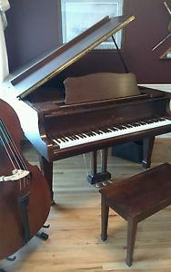 young chang baby grand piano g-175