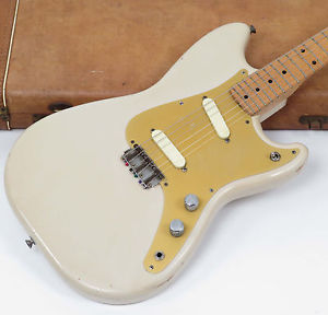 1959 Fender Duo Sonic Guitar Anodized Gold Pickguard and Maple Neck