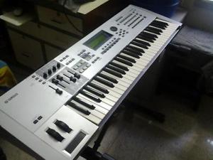 Yamaha MOTIF ES6 61-Key Music Production Synthesizer w/ SKB case/mLAN