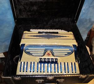 Vintage Unmarked Blue 5 Treble Pickup Plug Accordion w/Case Italo American J400