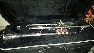 Yamaha YTR 6335 HGS silver .