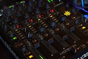 Allen & Heath Xone DB4 DJ mixer w/ Effects