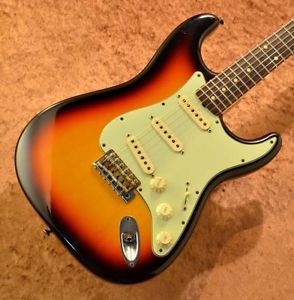 Fender Custom Shop Team Built Custom 1960 Stratocaster Relic 3-Color Sunburst