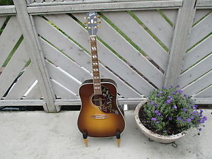 Gibson Hummingbird American Walnut Custom LTD (Collector Owned)