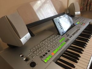 Yamaha Tyros 1 Digital Workstation with stand and speakers