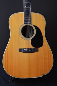 Martin 1977 D-35 Used w / Hard case