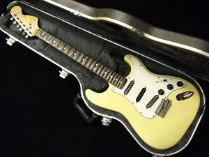 Fender Japan ST-71 White w/hard case Free shipping Guiter Bass From JAPAN #X655