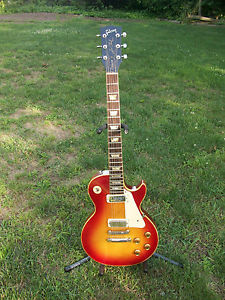 VINTAGE GIBSON LES PAUL DELUXE 1971 CHERRY SUNBURST