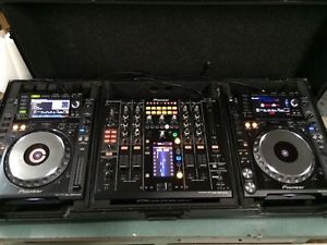 Pioneer CDJ 2000 Nexus X 2 (Pair) & DJM 2000 Nexus In Odyssey Case