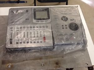 ZOOM MRS-802B  MULTITRACK RECORDING STUDIO NEW IN THE BOX
