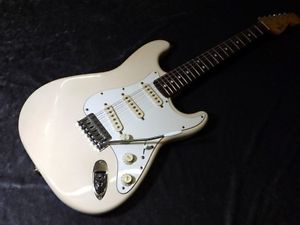 Fender Mexico/Standard Stratocaster White w/soft case Free shipping Guiter #C14
