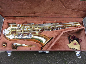 YAMAHA YTS 28 TENOR SAXOPHONE OUTFIT. MADE IN JAPAN.