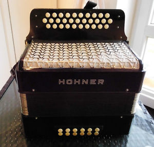 Nice button accordion HOHNER CORONA II  - G-C-F