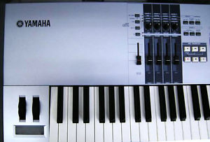 YAMAHA Motif ES8 88 key Professional Synthesizer Balanced Hammer keyboard