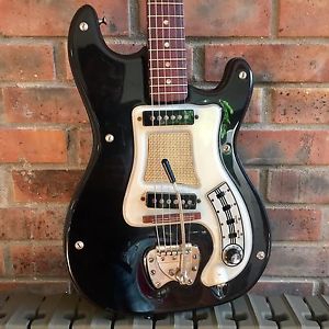 Vintage Guitar HAGSTROM #1 (Circa 1966) BLACK - Mint Condition-
