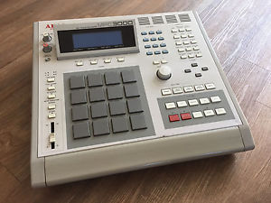 Akai MPC 3000 / 32mb ram / OS 3.50 / SCSI CF drive + cards / SCSI Zip drive