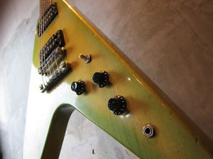 Gibson: Electric Guitar USA Flying V 1984 Green Burst USED