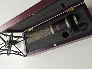 Violet Design Wedge Condenser Microphone & Shockmount - Brown (Case Included)