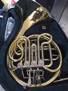 YAMAHA Double French Horn. YHR-567.  Includes Hard Case & Mouth Piece-Good Cond!
