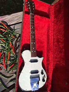 Magnatone Mark III Deluxe Vintage Electric Guitar Bigsby