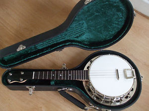 Monarch banjo uke