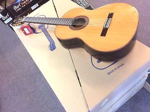 ALHAMBRA Classical 50th anniversary Guitar HAND in SPAIN + Hard Case