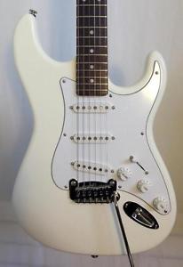 G&L USA Legacy Empress Alpine White Electric Guitar Hardshell Case G & L 6.2