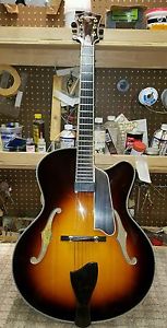Eastman AR810CE-SB Archtop Electric Guiitar w/ HSC, Sunburst, serial # 10455931