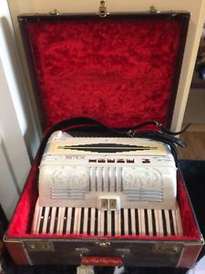 WOW!! Vintage Pollina Accordion 41/120 Super Pearl White Deco w Hard Shell Case