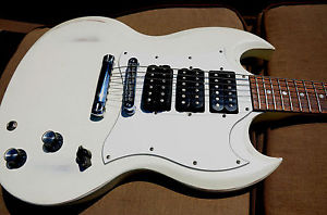 RARE 2007 GIBSON SG 3 factory relic special edition 3 PICKUP RELIC! USA crafted