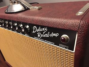 Fender 65 Deluxe Reverb Limited Edition Wine Red