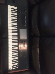 Korg Kronos-73 Keyboard Synthesizer