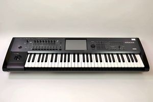KORG KRONOS 61 Synthesizer Keyboard Used
