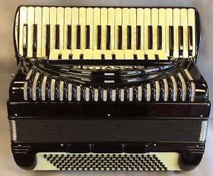 Titano 4 Reed Accordion in Excellent Shape