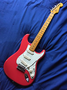 Fender American Deluxe V-Neck Stratocaster 2015 Fiesta Red